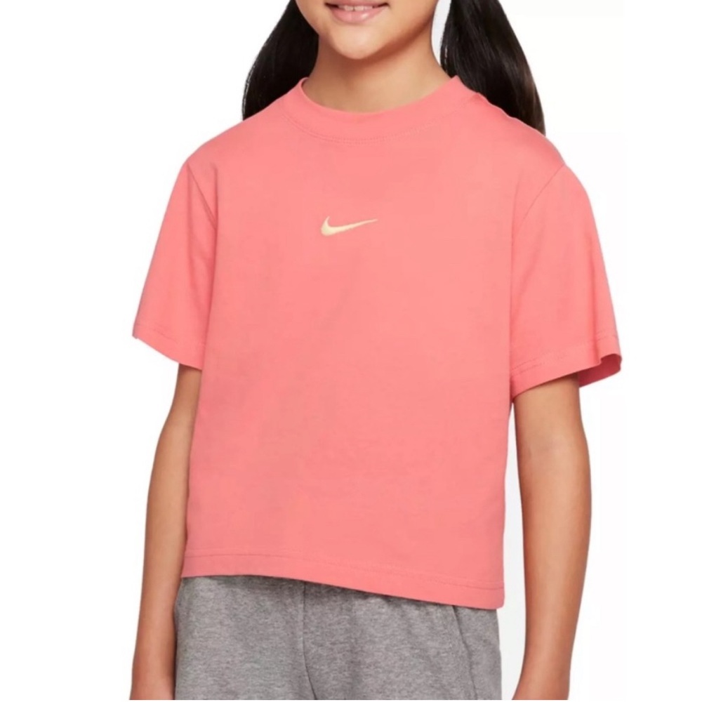 Pink Nike tee shirt